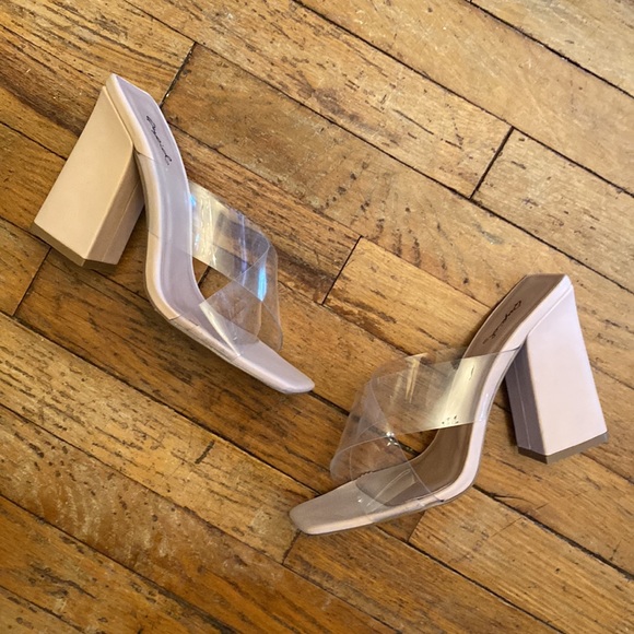 Qupid Nude Block Heel with Clear Criss Cross Straps - Picture 2 of 10